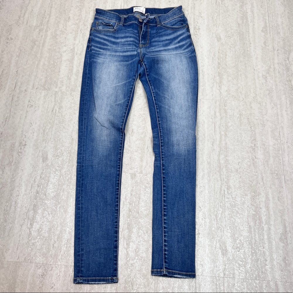 BKE Women’s 27R Skinny Jeans in Medium Blue Wash